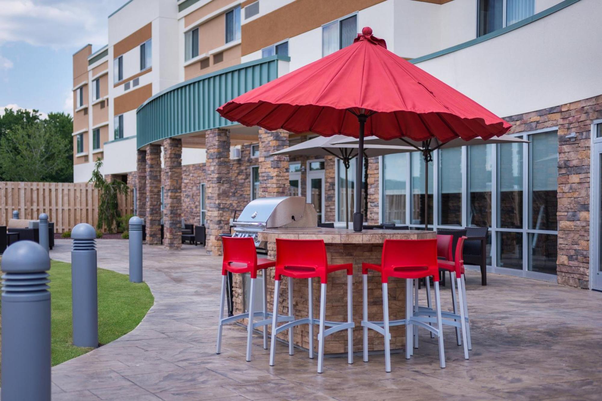 Отель Courtyard By Marriott Elmira Хорсхедс Экстерьер фото