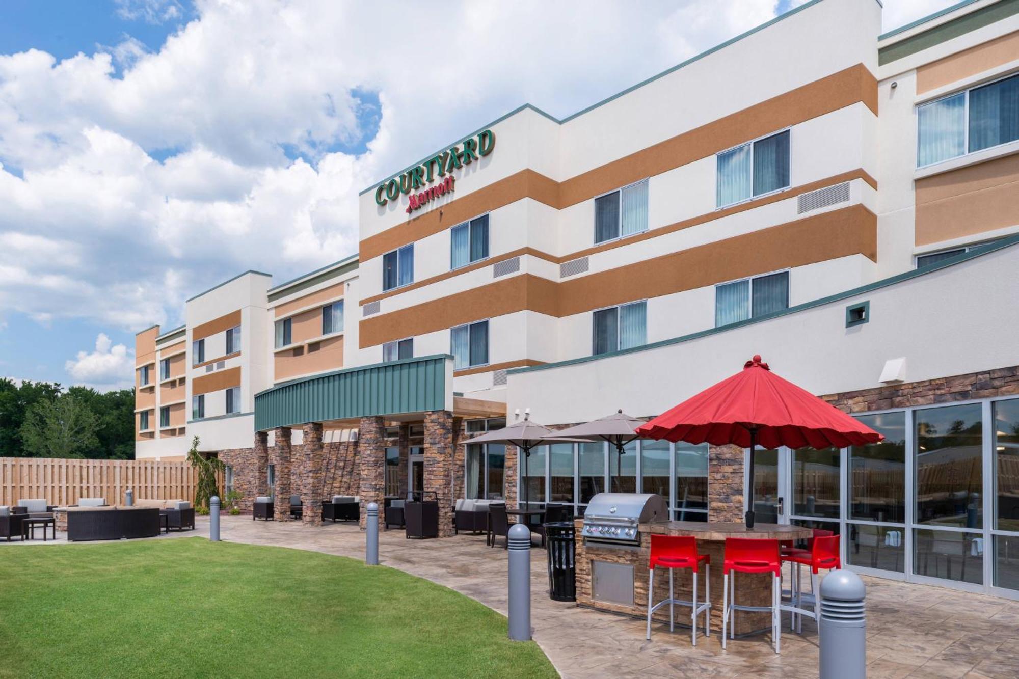 Отель Courtyard By Marriott Elmira Хорсхедс Экстерьер фото