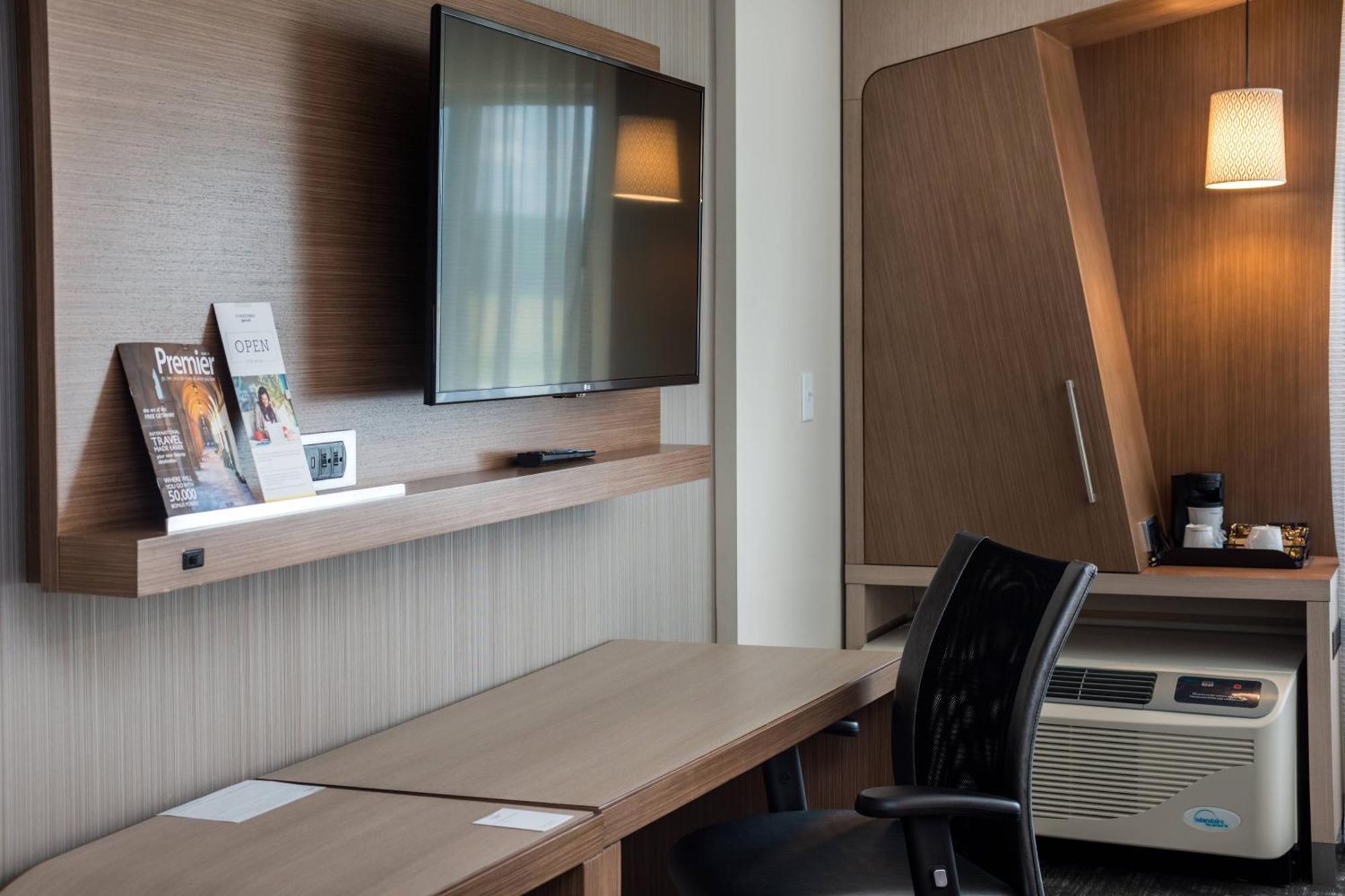 Отель Courtyard By Marriott Elmira Хорсхедс Экстерьер фото