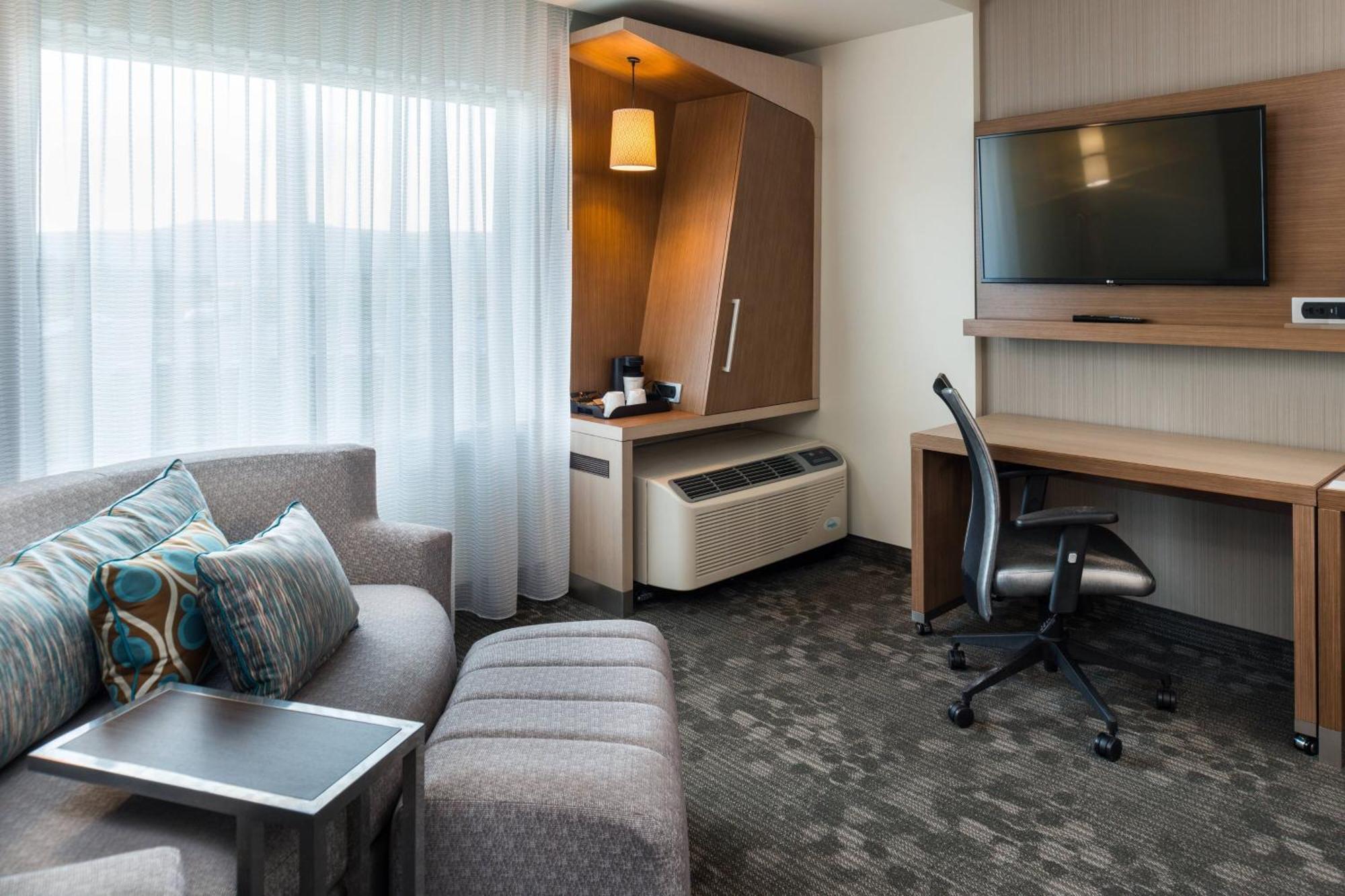 Отель Courtyard By Marriott Elmira Хорсхедс Экстерьер фото
