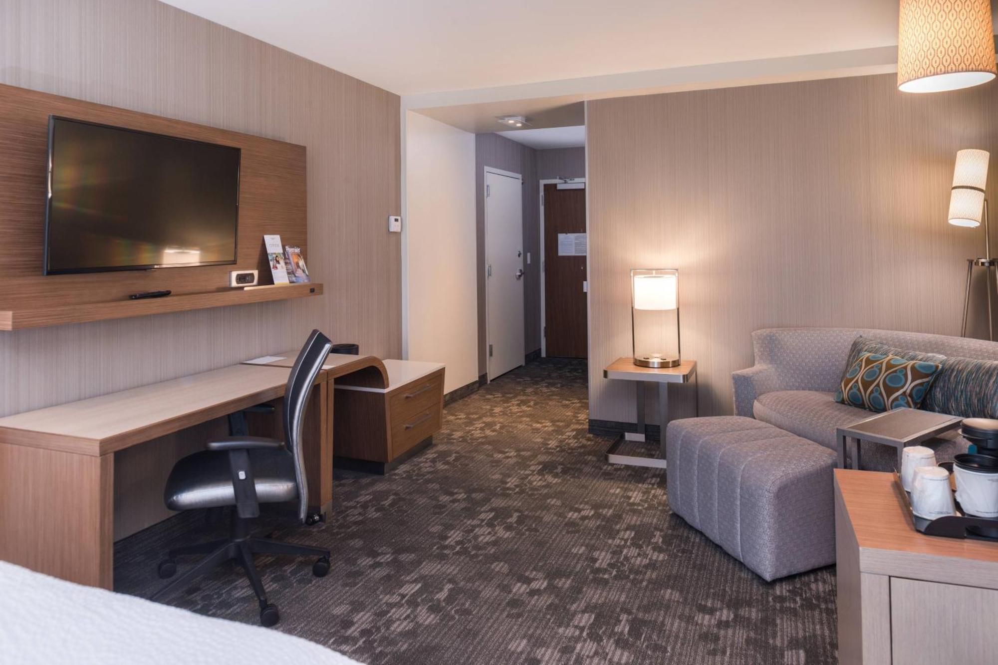 Отель Courtyard By Marriott Elmira Хорсхедс Экстерьер фото