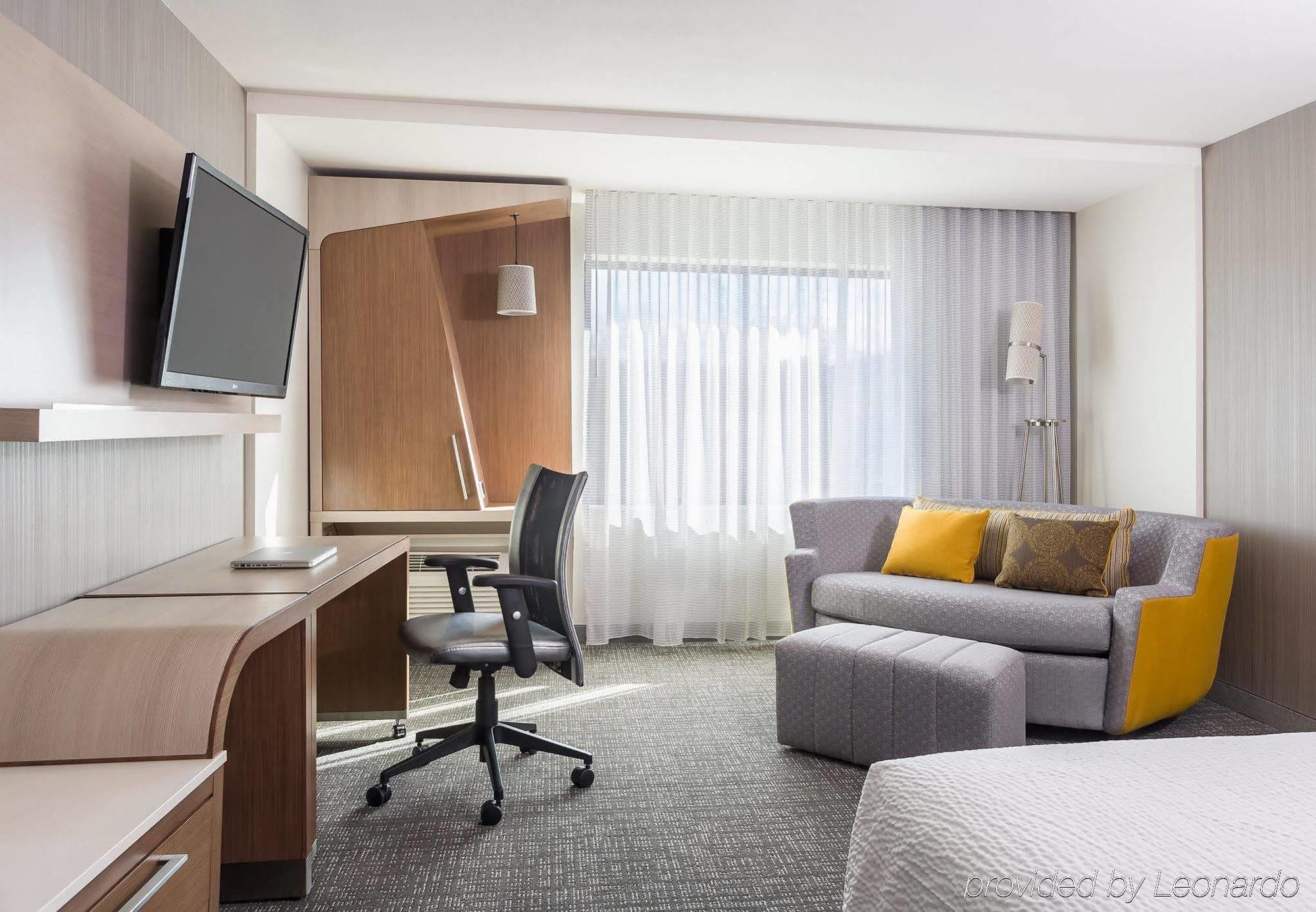 Отель Courtyard By Marriott Elmira Хорсхедс Экстерьер фото