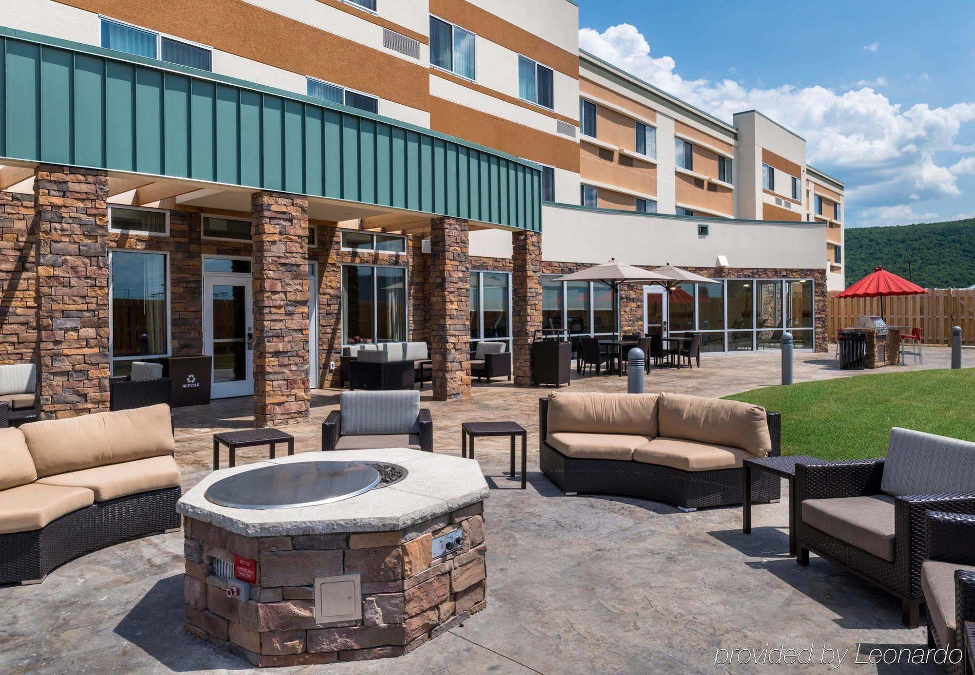 Отель Courtyard By Marriott Elmira Хорсхедс Экстерьер фото
